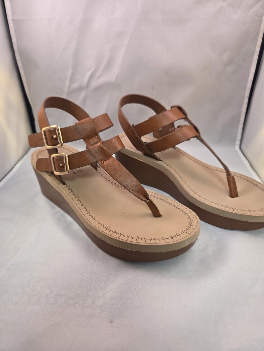 Journee Collection Bianca Cognac Brown T-Strap Wedge Platform Sandals Sz 6.5